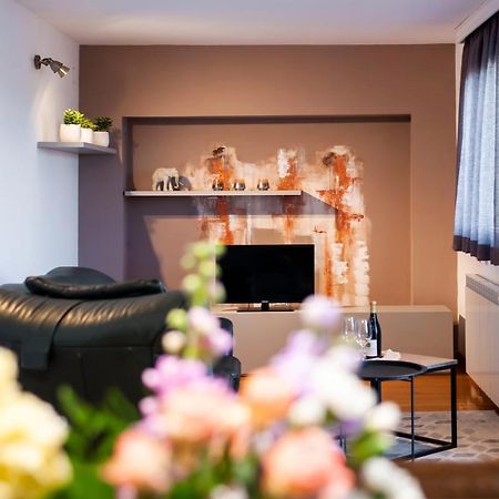 Cerin Apartment โรวีน ภายนอก รูปภาพ