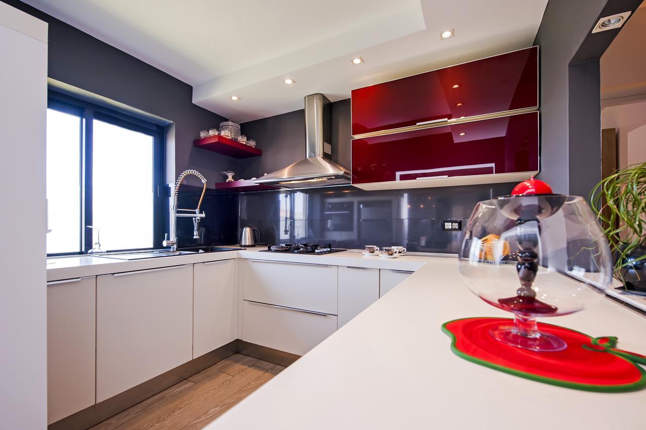 Cerin Apartment โรวีน ภายนอก รูปภาพ