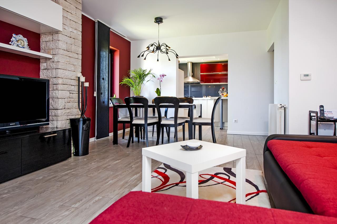 Cerin Apartment โรวีน ภายนอก รูปภาพ