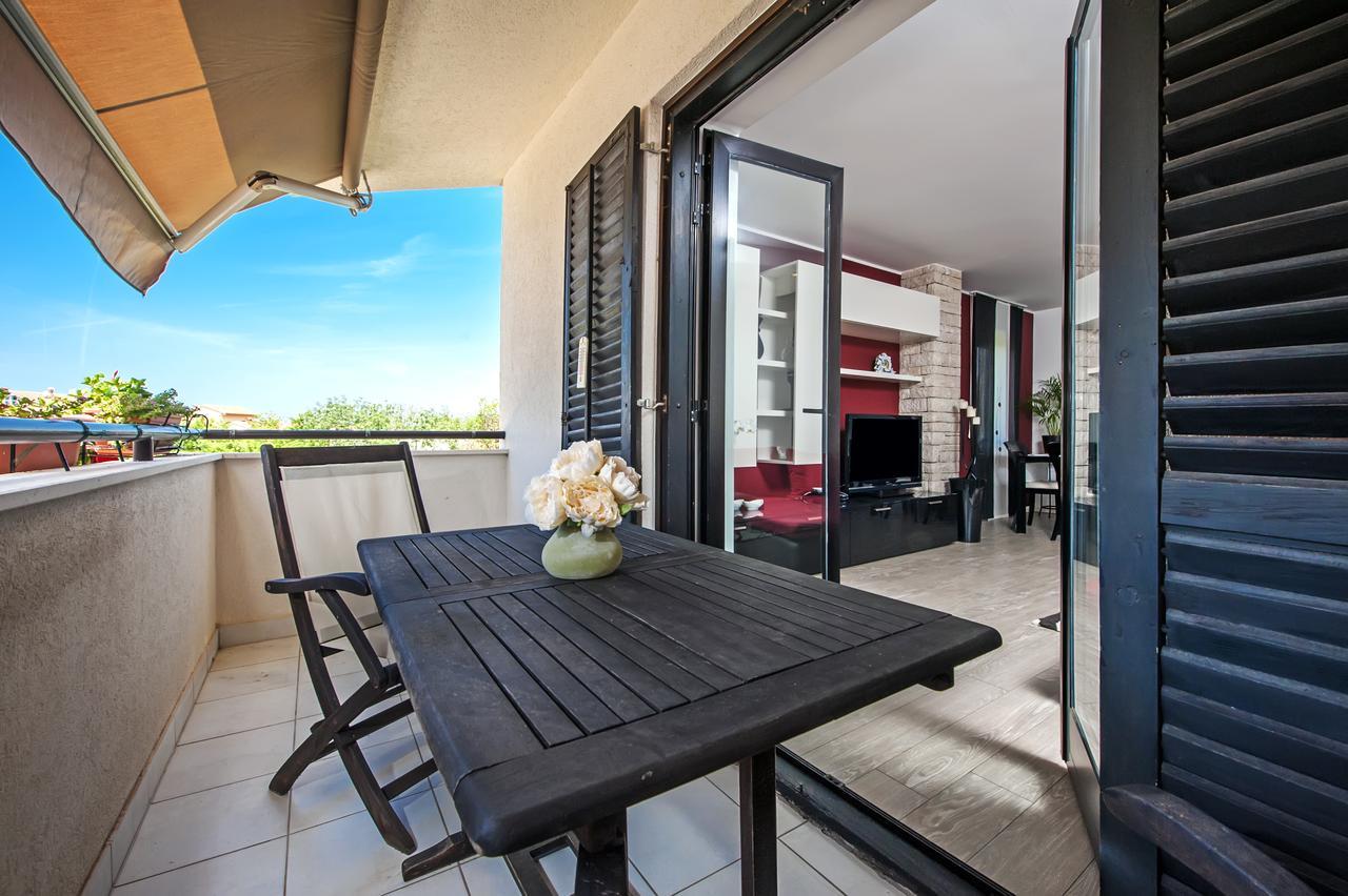 Cerin Apartment โรวีน ภายนอก รูปภาพ