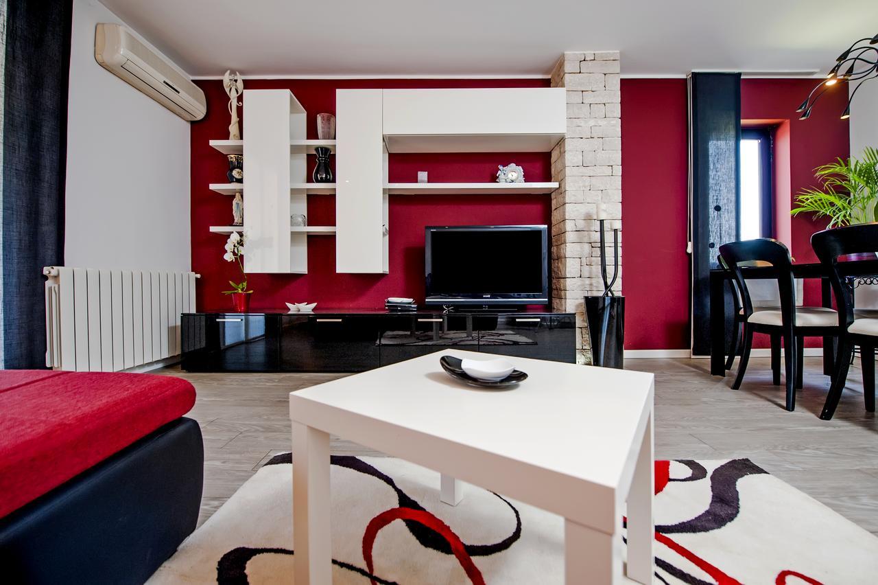 Cerin Apartment โรวีน ภายนอก รูปภาพ
