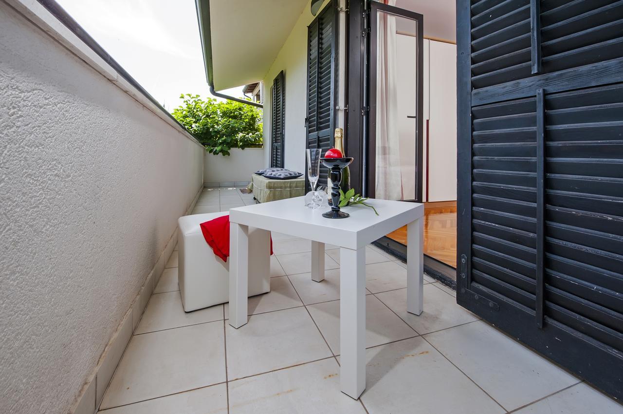 Cerin Apartment โรวีน ภายนอก รูปภาพ