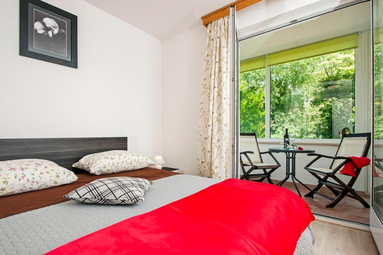 Cerin Apartment โรวีน ภายนอก รูปภาพ