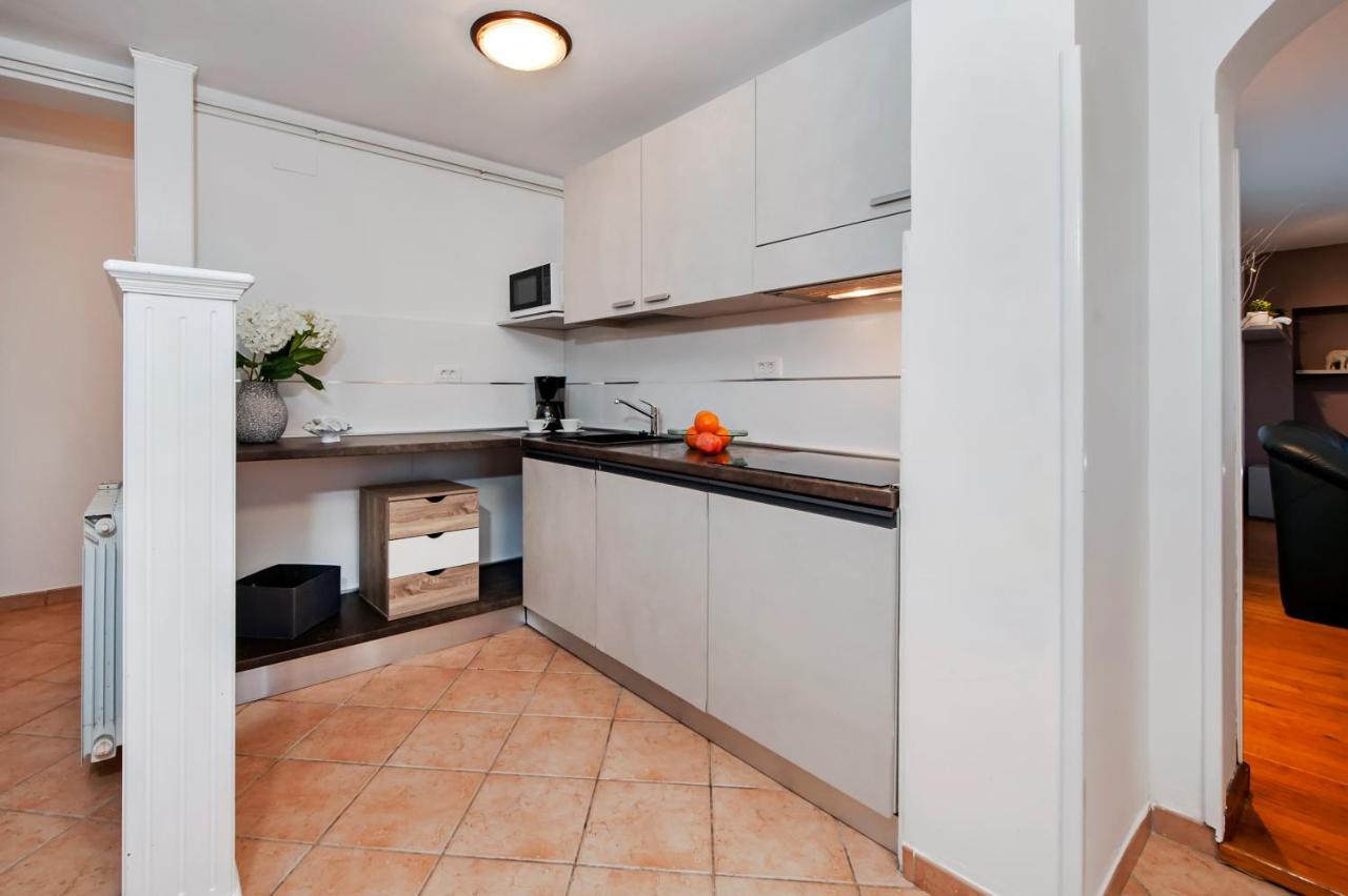 Cerin Apartment โรวีน ภายนอก รูปภาพ