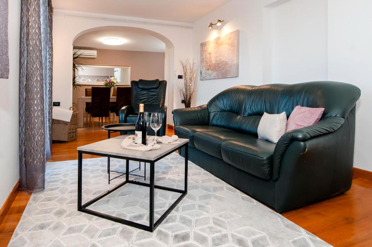 Cerin Apartment โรวีน ภายนอก รูปภาพ