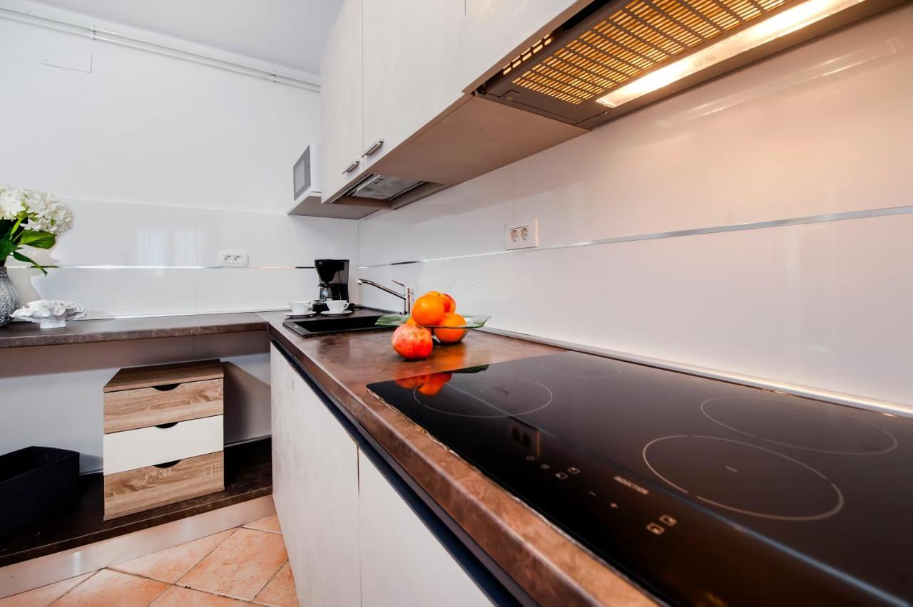Cerin Apartment โรวีน ภายนอก รูปภาพ
